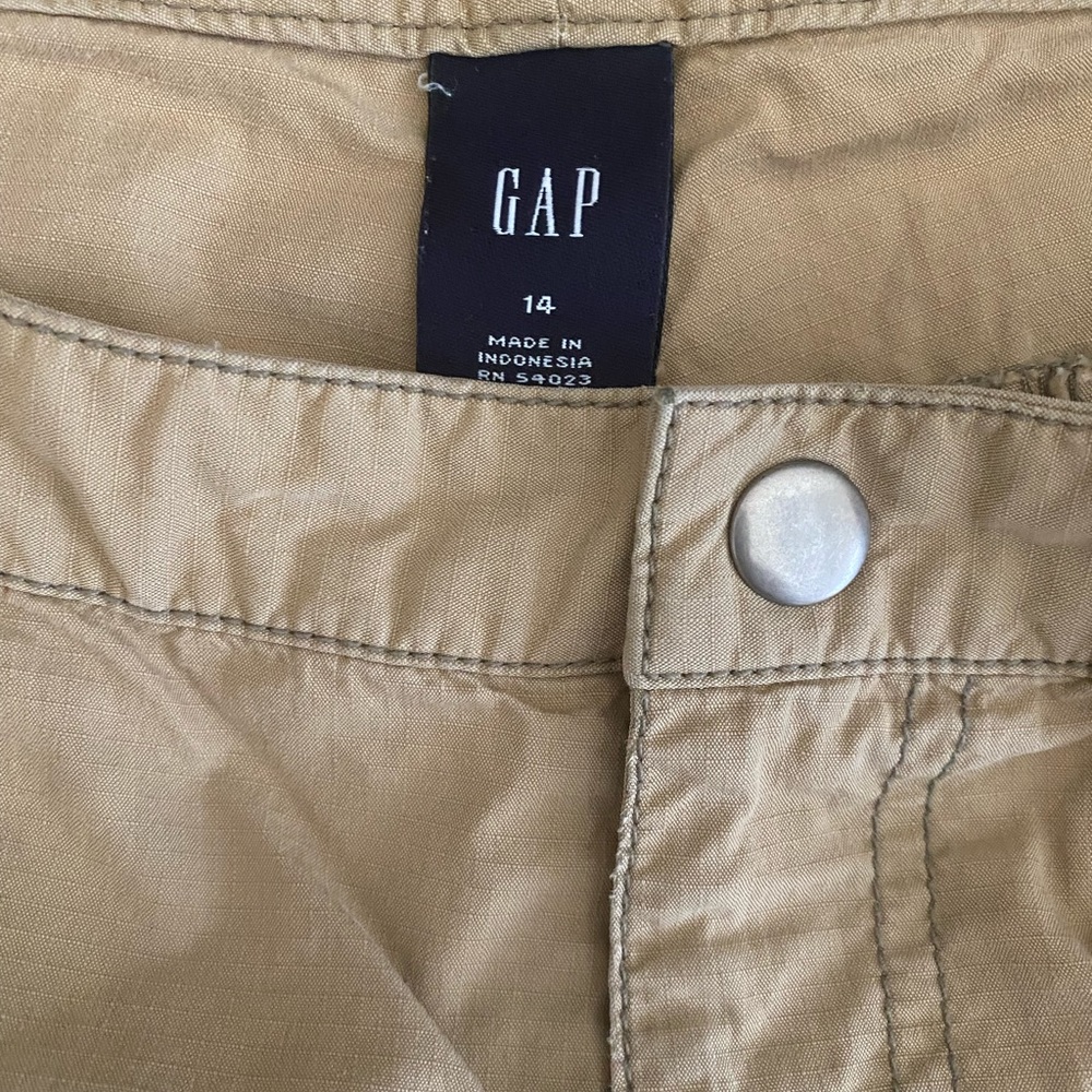 Gap Sz 14 khaki capri’s
